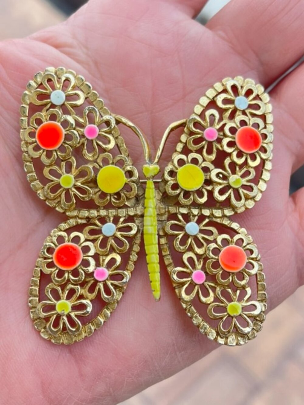 Signed ART Co Gold Tone and Enamel Butterfly Brooch With Floral Filigree Pattern - Picture 5 of 6